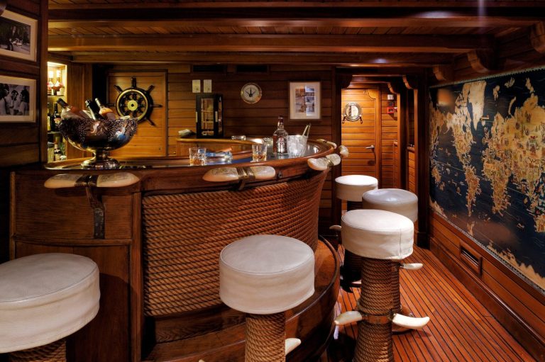 christina o megayacht aris bar 768x511