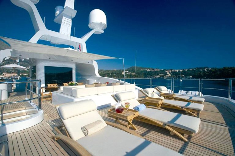 valef private charter alt 768x509
